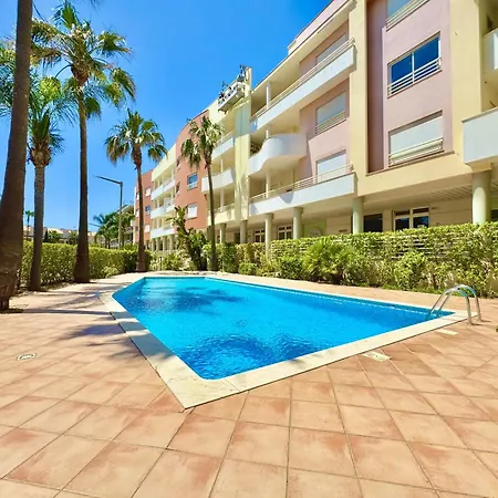 Lovely With Pool By Homing Lägenhet Vilamoura