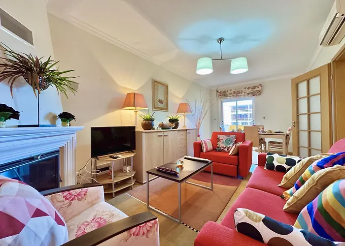 Lovely With Pool By Homing Apartament