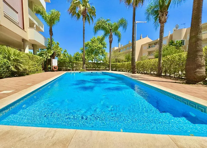 Lovely With Pool By Homing *