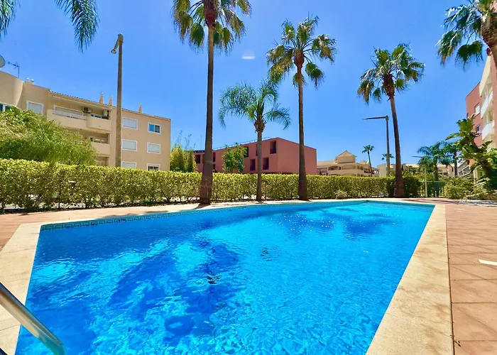 Lovely With Pool By Homing Vilamoura