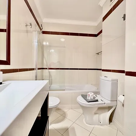 Lovely With Pool By Homing Apartment *