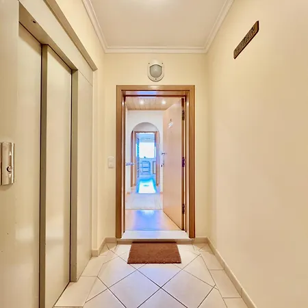Apartment Lovely With Pool By Homing *