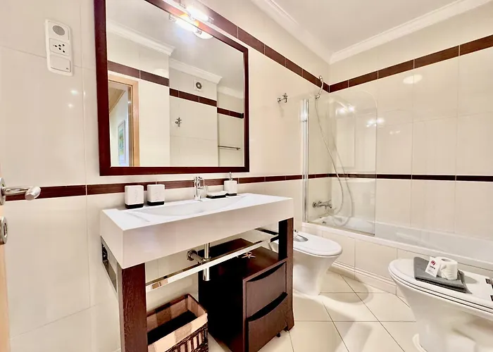 Lovely With Pool By Homing Apartment