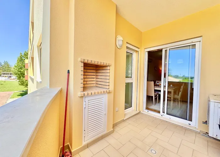 Apartment Lovely With Pool By Homing