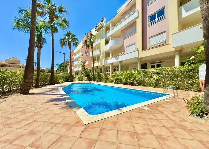 Lovely With Pool By Homing Apartment Vilamoura
