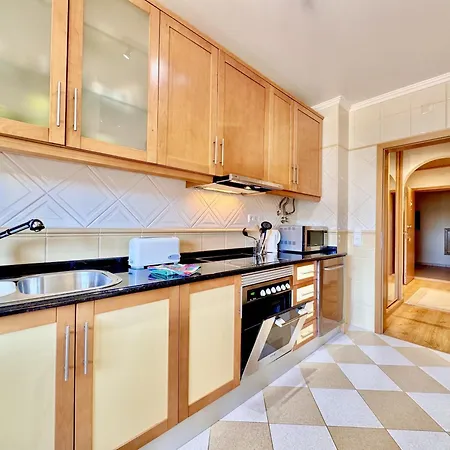 Appartement Lovely With Pool By Homing